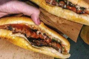 Ăn vặt Bánh Mì Vàng