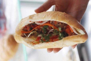 Ăn vặt Bánh Mì Xíu Mại - Ấp Bắc
