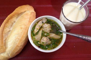 Ăn vặt Bánh Mì Xíu Mại Cá