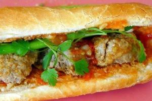 Ăn vặt Bánh Mì Xíu Mại - Quốc Lộ 13 Cũ