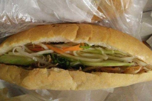 Ăn vặt Bánh Mì, Xôi & Gà Tần - Hồ Đắc Di