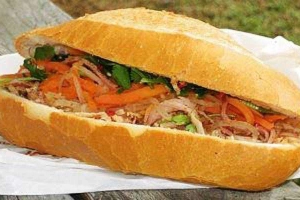 Ăn vặt Bánh Mì & Xôi Mặn - Lạc Long Quân