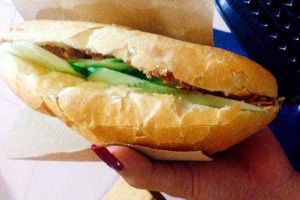 Ăn vặt Bánh Mì & Xôi - Nguyễn Quý Đức