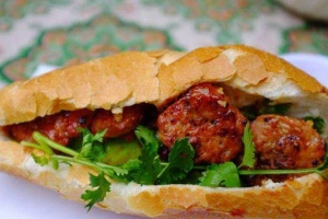 Ăn vặt Bánh Mỳ Thịt Nướng - Lý Tự Trọng
