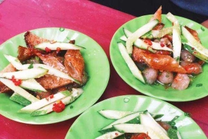 Ăn vặt Bánh Quai Vạc & Bánh Mì Chả Cá