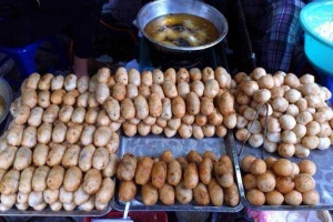 Ăn vặt Bánh Rán Bà Huyền