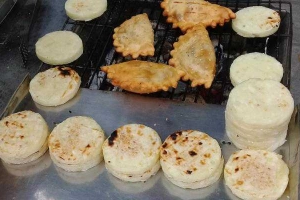 Ăn vặt Bánh Sắn Nướng - Đại Học Y