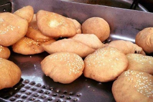 Ăn vặt Bánh Tiêu Chú Hưng