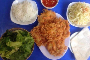 Ăn vặt Bánh Tôm Bà Lộc - Nguyên Hồng