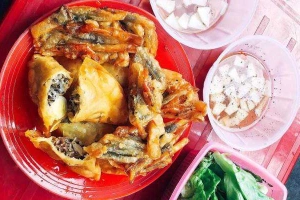 Ăn vặt Bánh Tôm & Bánh Gối - Hàng Giầy