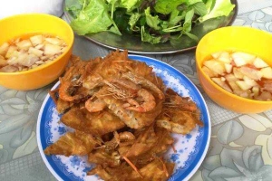 Ăn vặt Bánh Tôm Cô Ầm - Ngõ Đồng Xuân