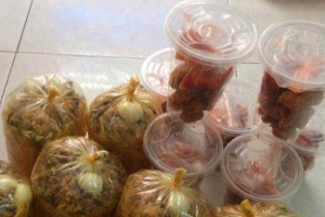 Ăn vặt Bánh Tráng Gà Xé