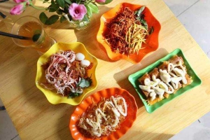 Ăn vặt Bánh Tráng Trộn Cô Toàn