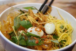 Ăn vặt Bánh Tráng Trộn - Hủ Tiếu