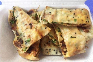 Ăn vặt Bánh Tráng Trứng Vỉa Hè