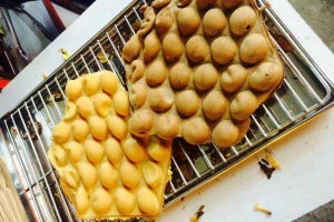 Ăn vặt Bánh Trứng Bubble Waffle - Chùa Láng