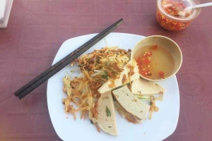 Ăn vặt Bánh Ướt Bình Dân - Chung Cư Đào Duy Từ