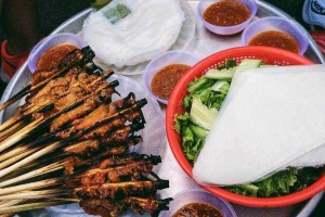 Ăn vặt Bánh Ướt Cuốn Thịt Nướng