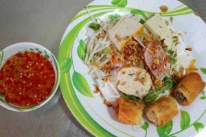 Ăn vặt Bánh Ướt & Mì Xào - Võ Thành Trang