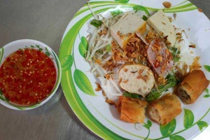 Ăn vặt Bánh Uớt - Trần Khắc Chân