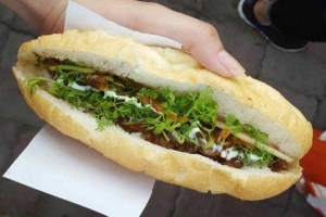 Ăn vặt Bảo Ngọc - Xôi Gà, Bánh Mì & Bún Thịt Nướng