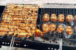 Ăn vặt Bếp Nhà Huyền - Bún Chả & Chè Hạt Đác