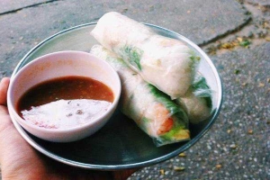 Ăn vặt Bò Bía - Công Viên Lê Văn Tám