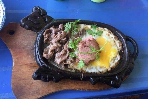 Ăn vặt Bò Né Cô Ba - Cách Mạng Tháng 8