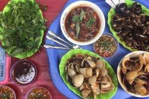 Ăn vặt Bông Ben - Ốc Luộc & Ngao Hấp - Đội Cấn