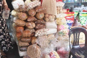 Ăn vặt Bỏng Các Loại - Hàng Chiếu