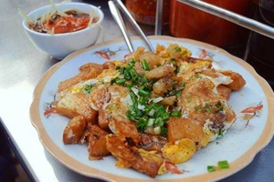 Ăn vặt Bột Chiên Gốc Hoa