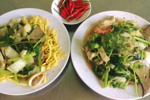 Ăn vặt Bột Chiên & Hủ Tiếu Xào - Cách Mạng Tháng 8