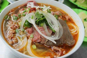 Ăn vặt Bún Bò Cô Dung