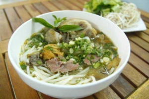 Ăn vặt Bún Bò Huế Bà Rớt
