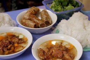 Ăn vặt Bún Chả Cô Sáu - Chợ Vồ Hà Đông