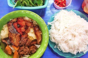 Ăn vặt Bún Chả Nem Rán - Tô Hiến Thành