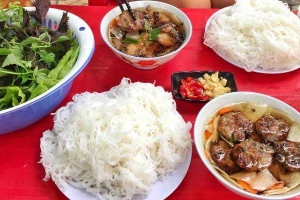 Ăn vặt Bún Chả - Trấn Vũ