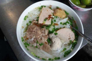 Ăn vặt Bún Mọc & Bún Gà - Lạc Long Quân