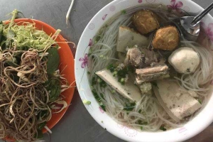 Ăn vặt Bún Riêu & Bún Mọc -  Cách Mạng Tháng 8