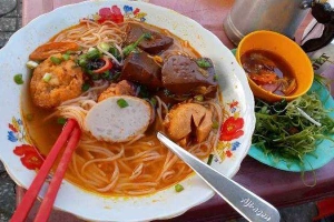 Ăn vặt Bún Riêu Cua - Ngã Tư Phạm Văn Chí