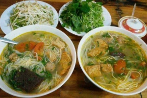 Ăn vặt Bún Riêu Đà Lạt - Cô Giang