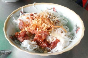 Ăn vặt Bún Thịt Nướng & Bánh Cuốn Nóng