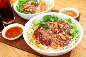 Ăn vặt Bún Thịt Nướng  Chú Sáu Hòa