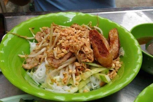 Ăn vặt Bún Thịt Xào - Bùi Đình Túy