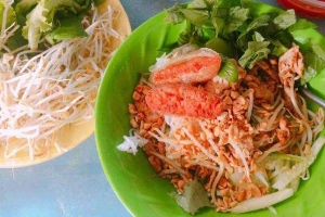 Ăn vặt Bún Thịt Xào & Chả Giò - Bùi Hữu Nghĩa