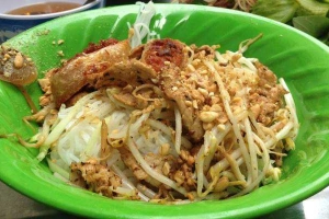 Ăn vặt Bún Thịt Xào - Pasteur