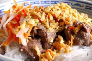 Ăn vặt Bún Thịt Xào - Tuyên Quang