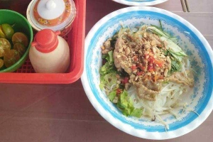 Ăn vặt Bún Thịt Xào, Xíu Mại & Bánh Hỏi
