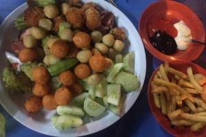 Ăn vặt Cá Viên Chiên - Đường Số 27