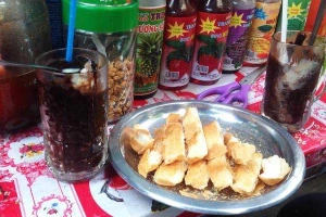 Ăn vặt Bà Tám - Cacao Đá & Bánh Mì